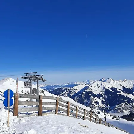 Christina 1 By Smr Near Gondola Apartament